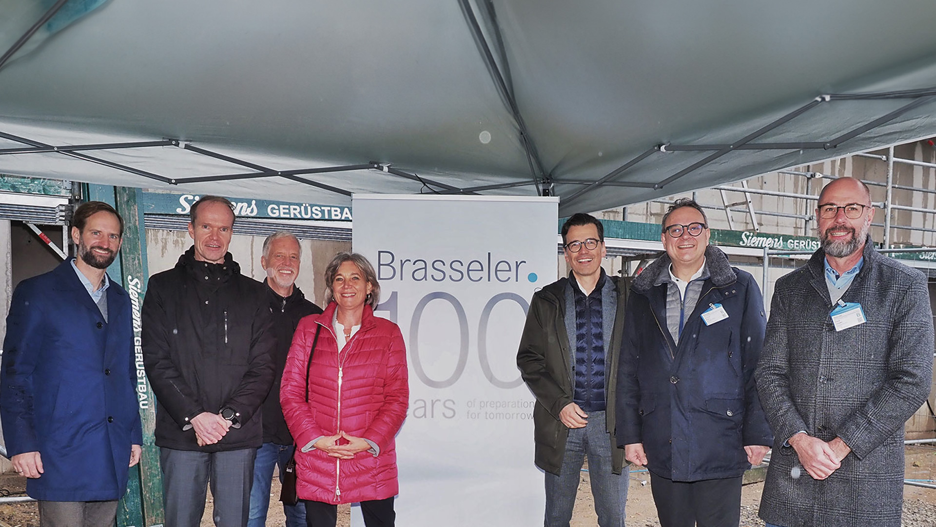 Topping-out ceremony for new building in Lemgo